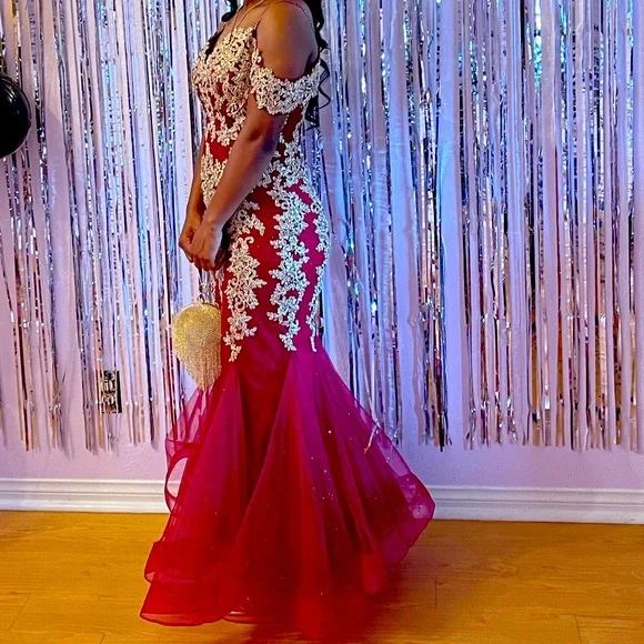 green emerald velvet dress Modest Burgundy Mermaid Sequins Backless Long Prom Dresses main image 1